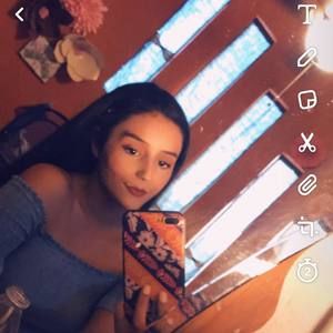 Meet your Posher, Andrea